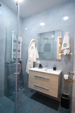 Signature Apartment, Balcony, Courtyard View | Bathroom - BB Residence Sololaki (T'bilisi)