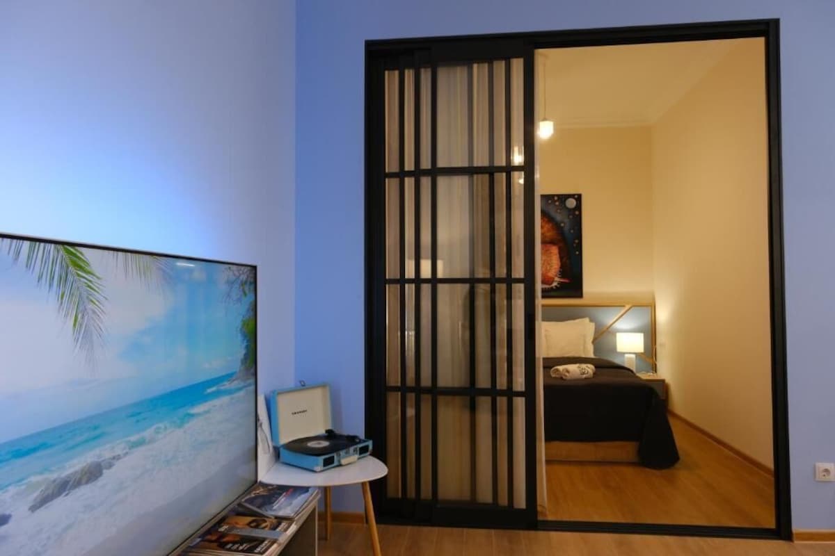 Signature Apartment, Balcony, Courtyard View