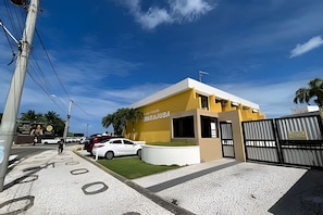 Unclassified image, 3 of 47, button - Village Praia de Guarajuba (Camaçari)