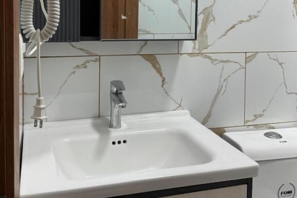 Apartment, Balcony, Mountain View | Bathroom