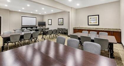 Hearing Accessible Studio Suite | Free Breakfast