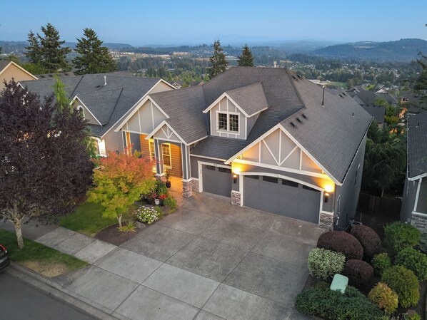 Unclassified image, 1 of 45, button - Spacious & Cozy Happy Valley Home (Happy Valley)