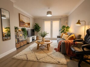 Shared Dormitory, 1 Bedroom | Living area - Room-bright Double Size, Private Room in (Wellingborough)