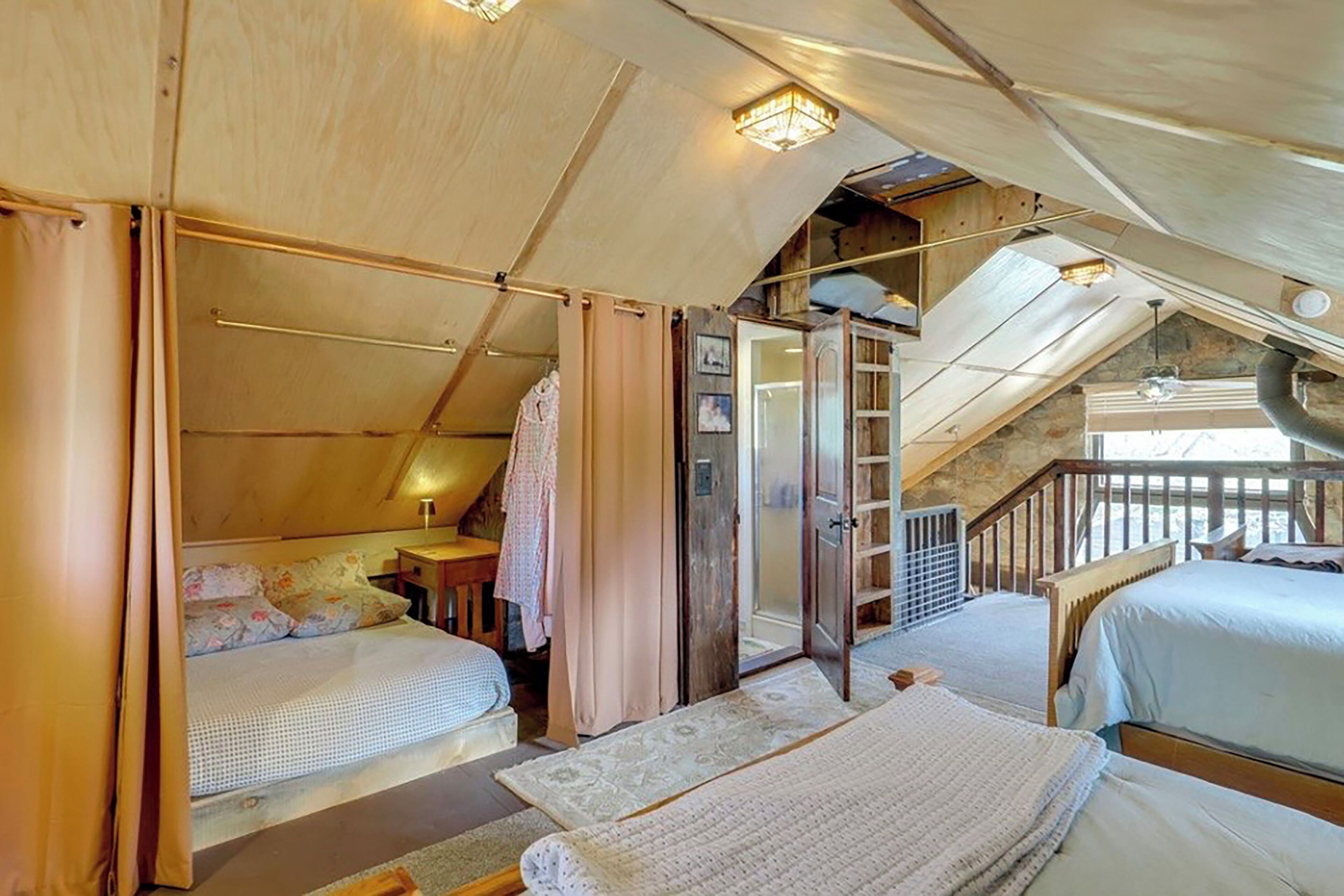 1 habitación, tabla de planchar con plancha, wifi y ropa de cama 