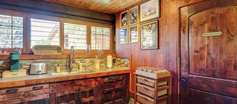 Charming 4-bed cottage with hot tub