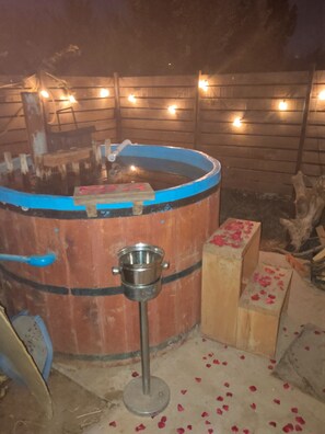 Bain à remous extérieur