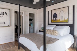 Room - Hotel Bebe • Bungalow 2 • Pool+Fire Pit (Round Top)