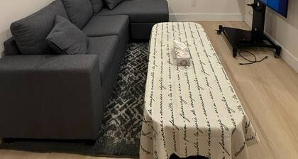 Brand-New Modern & Cozy
2-Bedroom Private Basement Suite