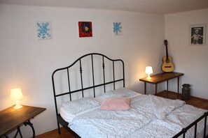 Room - Spend peaceful time in the large house or spacious garden next to National Park (Bílý Potok)