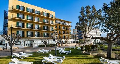 Beachfront Location | Sea view | Pool On-site