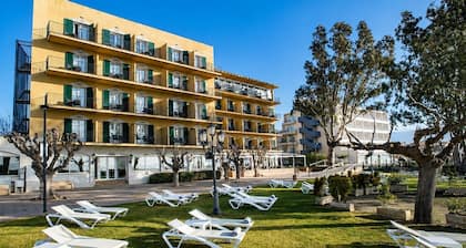 Sea View | Steps from the Beach | Pool On-site