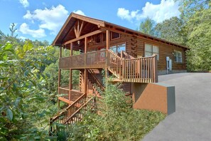 Exterior - A Beary Happy Place Cabin Rental (Pigeon Forge)