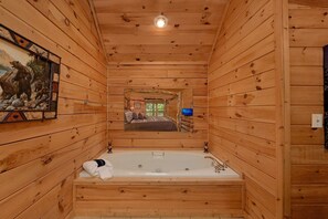 Bathroom - A Cozy Cabin Rental in Pigeon Forge (Pigeon Forge)