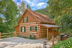 Exterior - A Hummingbird Hideaway Cabin Rental (Wears Valley)