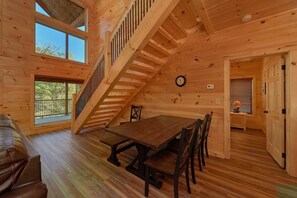 Dining - A River Retreat Cabin Rental (Pigeon Forge)