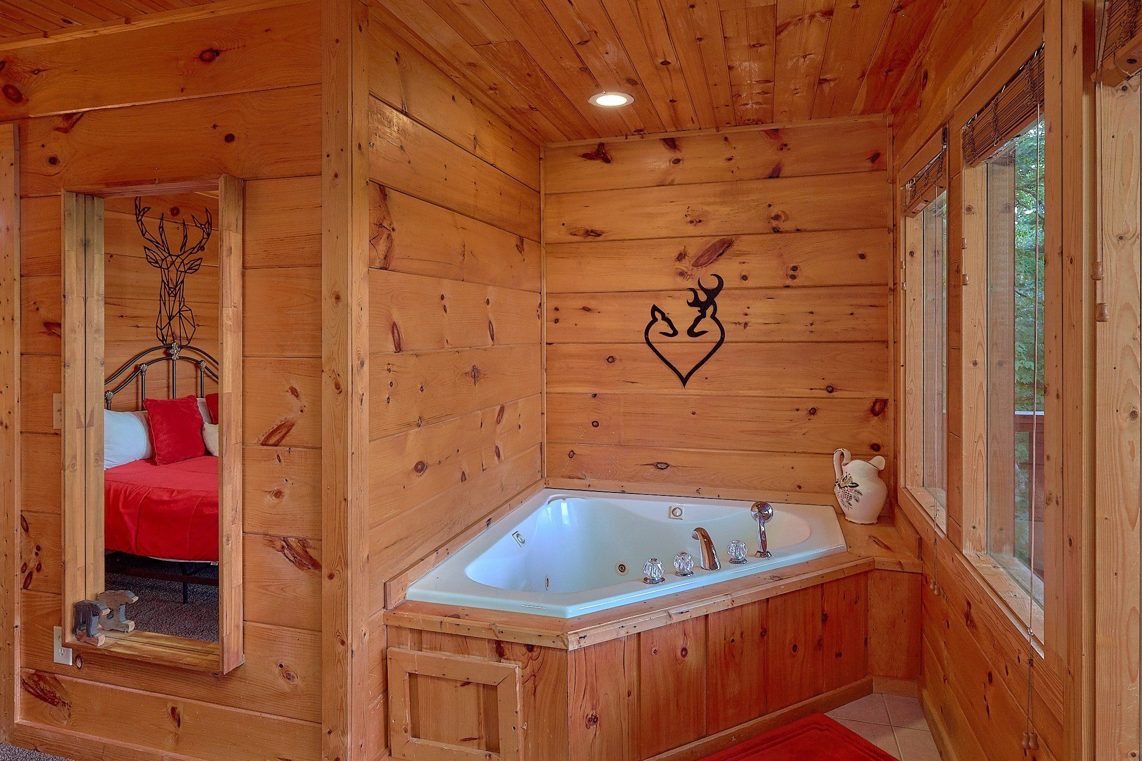 King Bedroom with Jacuzzi and Flatscreen TV