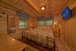 Room - All By Grace Cabin Rental (Wears Valley)