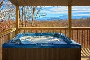 Outdoor spa tub - Altitude Adjustment Cabin Rental (Wears Valley)