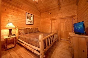 Room - Altitude Adjustment Cabin Rental (Wears Valley)