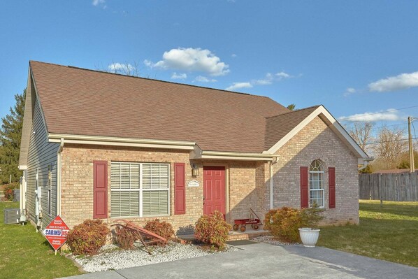 Exterior - Amazing Grace II Vacation Home (Pigeon Forge)