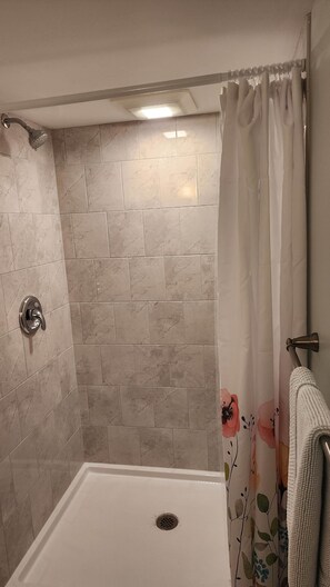 Bathroom - Quiet Spot in Lovely Freeport Neighborhood (Freeport)