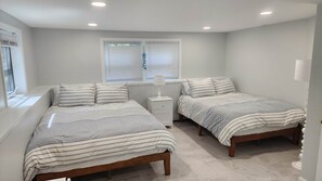 Room - Quiet Spot in Lovely Freeport Neighborhood (Freeport)