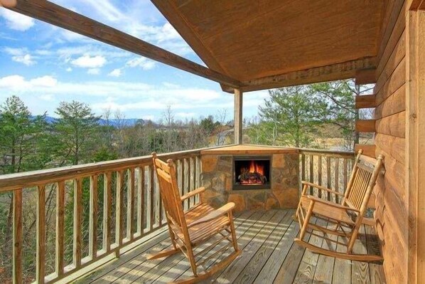 Property grounds - Bear Tracks Cabin Rental (Pigeon Forge)