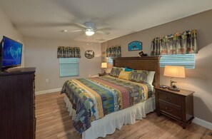 Room - Bearfoot Bungalow Vacation Home (Pigeon Forge)