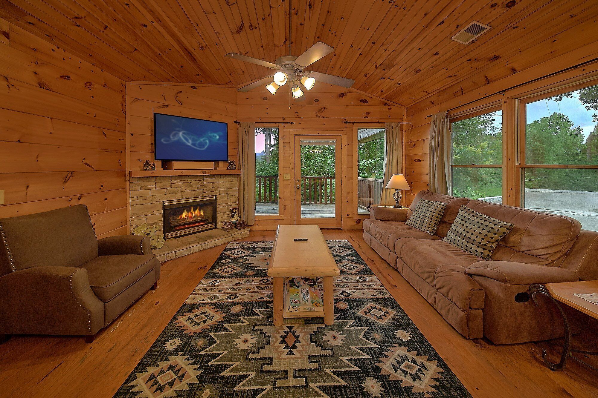 TV, fireplace