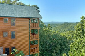 Exterior - Blue Sky Cabin Rental (Sevierville)