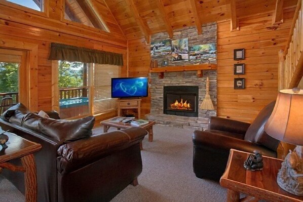 Living area - Catch of the Day Cabin Rental (Pigeon Forge)