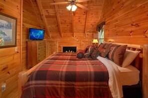 Room - Catch of the Day Cabin Rental (Pigeon Forge)