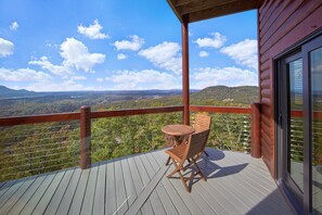 Outdoor dining - Copper Ridge Lodge Cabin Rental (Sevierville)