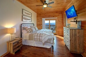 Room - Copper Ridge Lodge Cabin Rental (Sevierville)