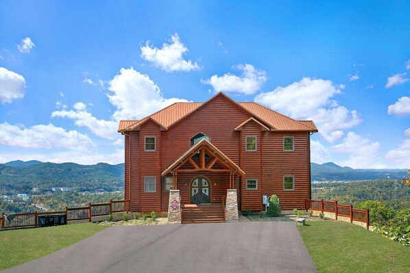 Exterior - Copper Ridge Lodge Cabin Rental (Sevierville)