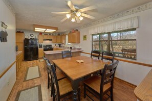Dining - Creekside Cottage Vacation Home (Wears Valley)