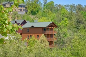 Exterior - Crosswinds Cabin Rental (Pigeon Forge)
