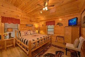 Room - Crosswinds Cabin Rental (Pigeon Forge)