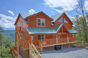 Exterior - Elk Ridge Lodge Cabin Rental (Pigeon Forge)