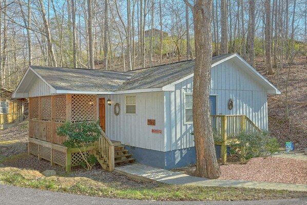 Exterior - Gray's Place Cabin Rental (Pigeon Forge)