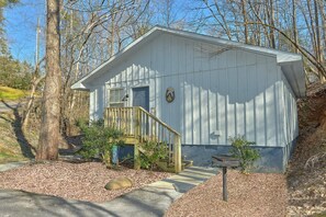 Exterior - Gray's Place Cabin Rental (Pigeon Forge)