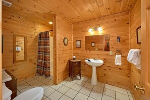 Bathroom - Gray's Place Cabin Rental (Pigeon Forge)