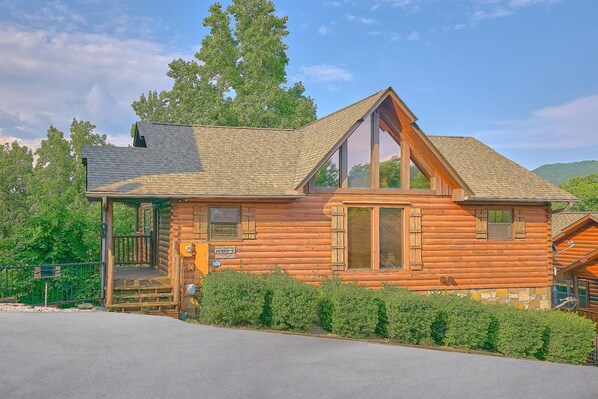 Exterior - Knockin' on Heaven's Door Cabin Rental (Sevierville)