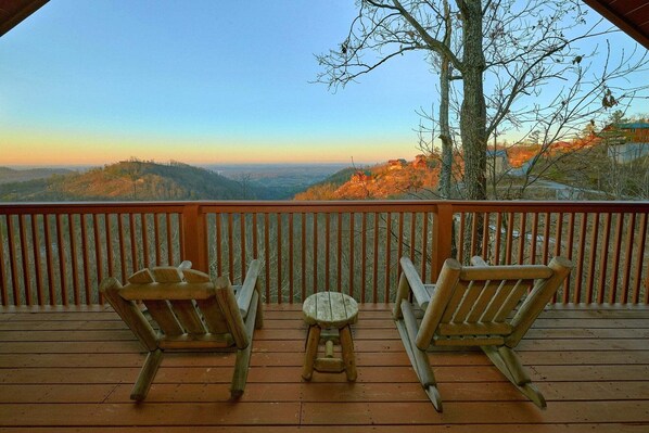 Terrace/patio - Lazy View Lodge Cabin Rental (Sevierville)