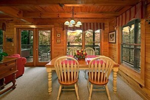 Dining - Little Cove Hideaway Cabin Rental (Wears Valley)