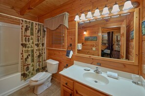 Bathroom - Major Oaks Cabin Rental (Pigeon Forge)