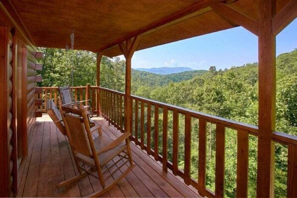 Property grounds - One More Night Cabin Rental (Pigeon Forge)