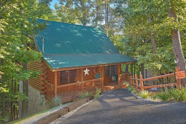 Exterior - Our Happy Place Cabin Rental (Pigeon Forge)