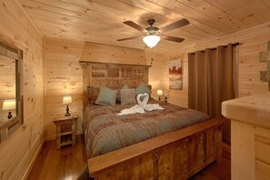Room - Pool N Around Cabin Rental (Pigeon Forge)
