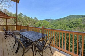 Outdoor dining - Scenic Mountain Pool Cabin Rental (Pigeon Forge)